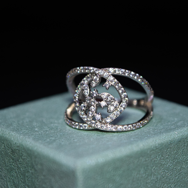 Elegance Ring